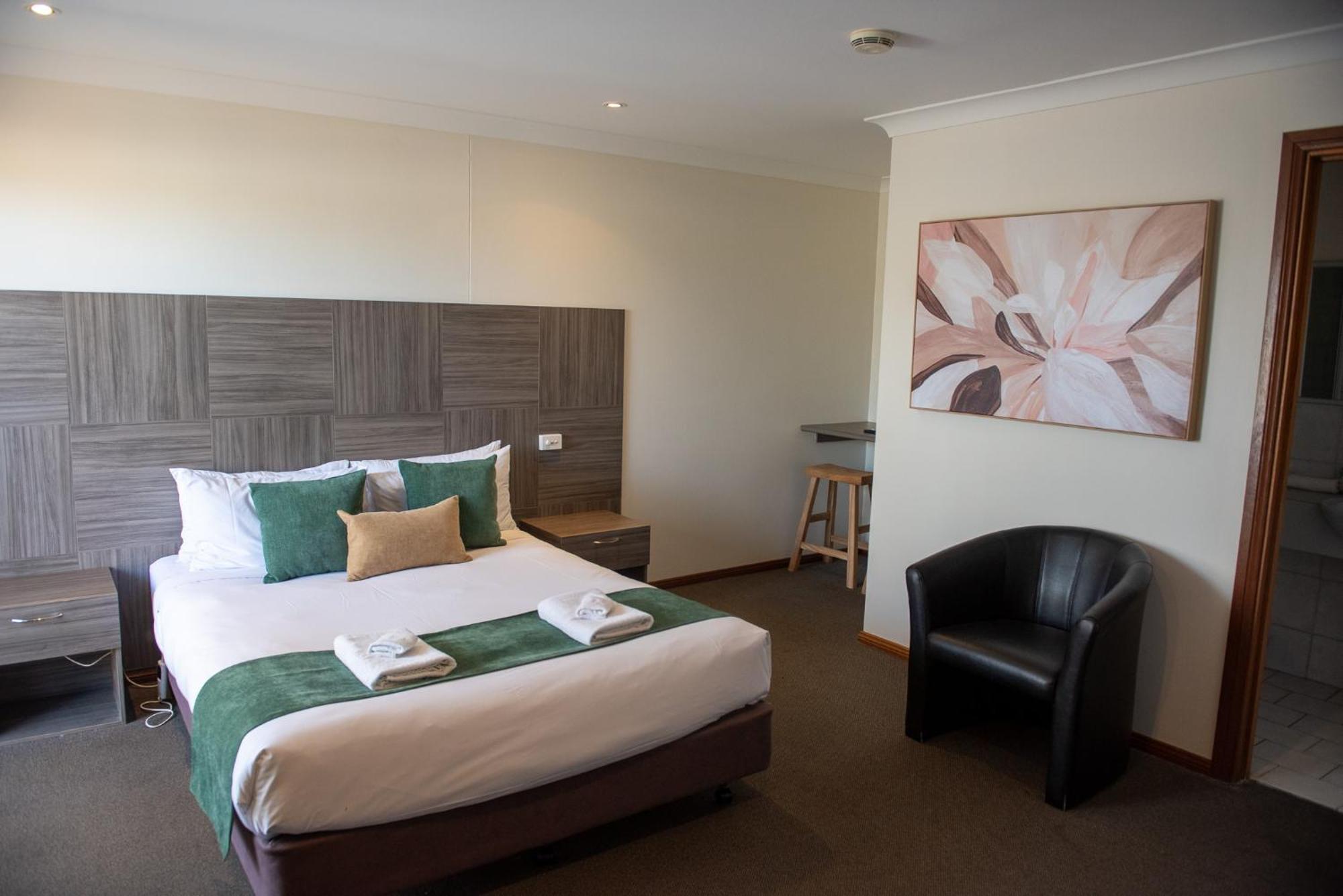 Victoria Hotel Strathalbyn Bagian luar foto