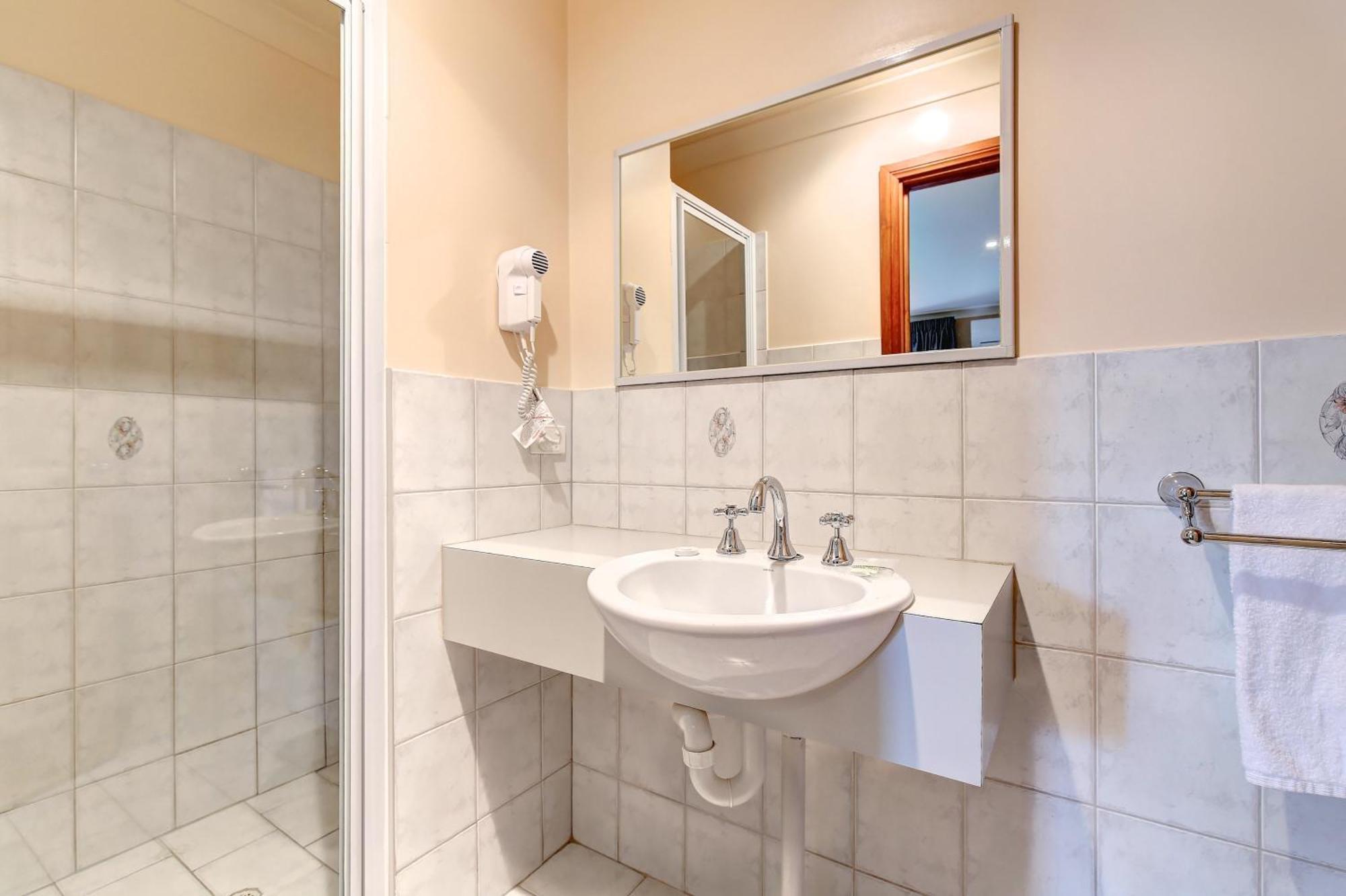 Victoria Hotel Strathalbyn Bagian luar foto
