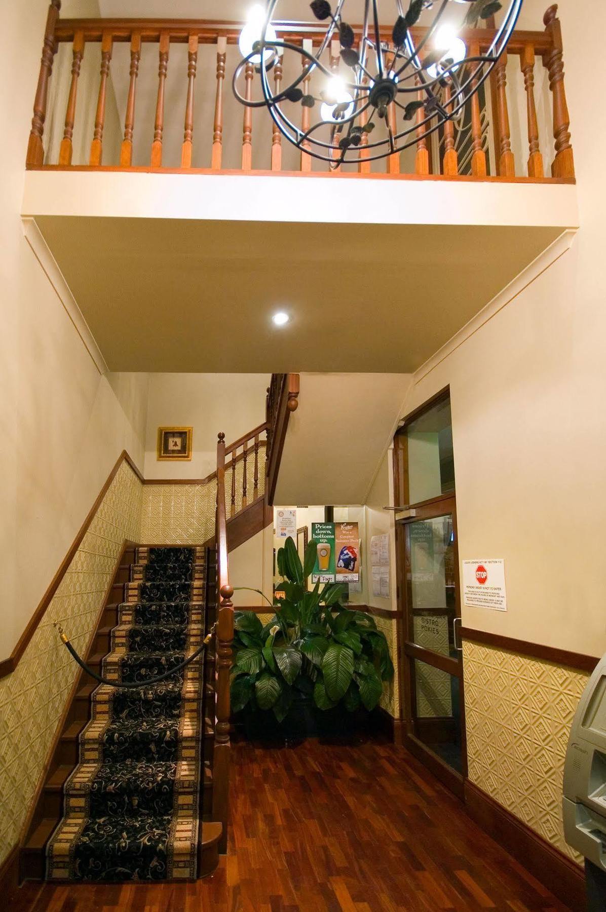 Victoria Hotel Strathalbyn Bagian luar foto